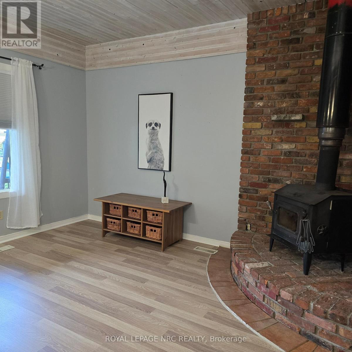 












52 WILEY STREET

,
St. Catharines (Downtown),




Ontario
L2R4G2

