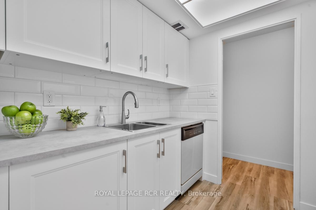 









1535


Lakeshore

Road Est, 205,
Mississauga,




ON
L5E 3E2

