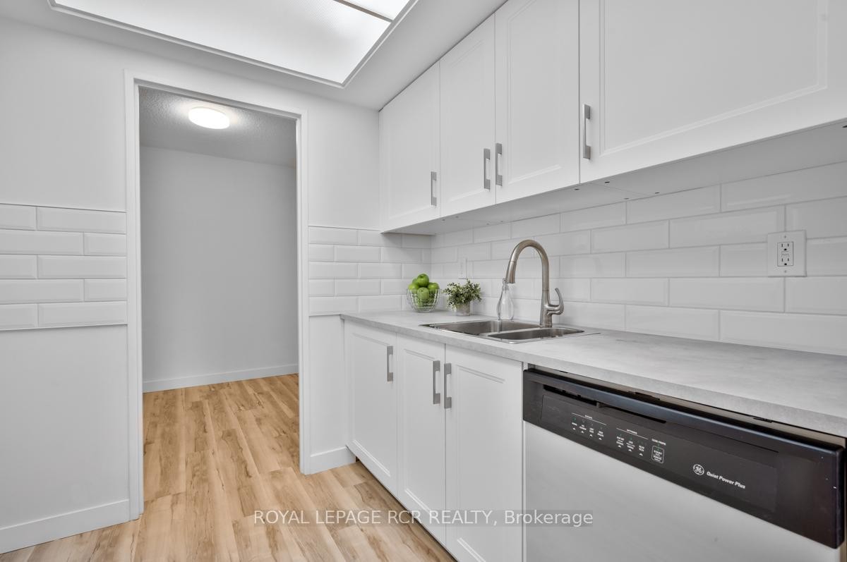 









1535


Lakeshore

Road Est, 205,
Mississauga,




ON
L5E 3E2

