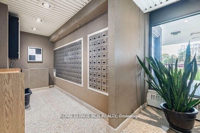 









1535


Lakeshore

Road Est, 205,
Mississauga,




ON
L5E 3E2

