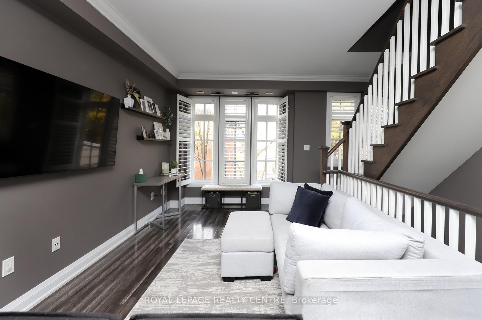 









3077


Cawthra

Road, 10,
Mississauga,




ON
L5A 2X4

