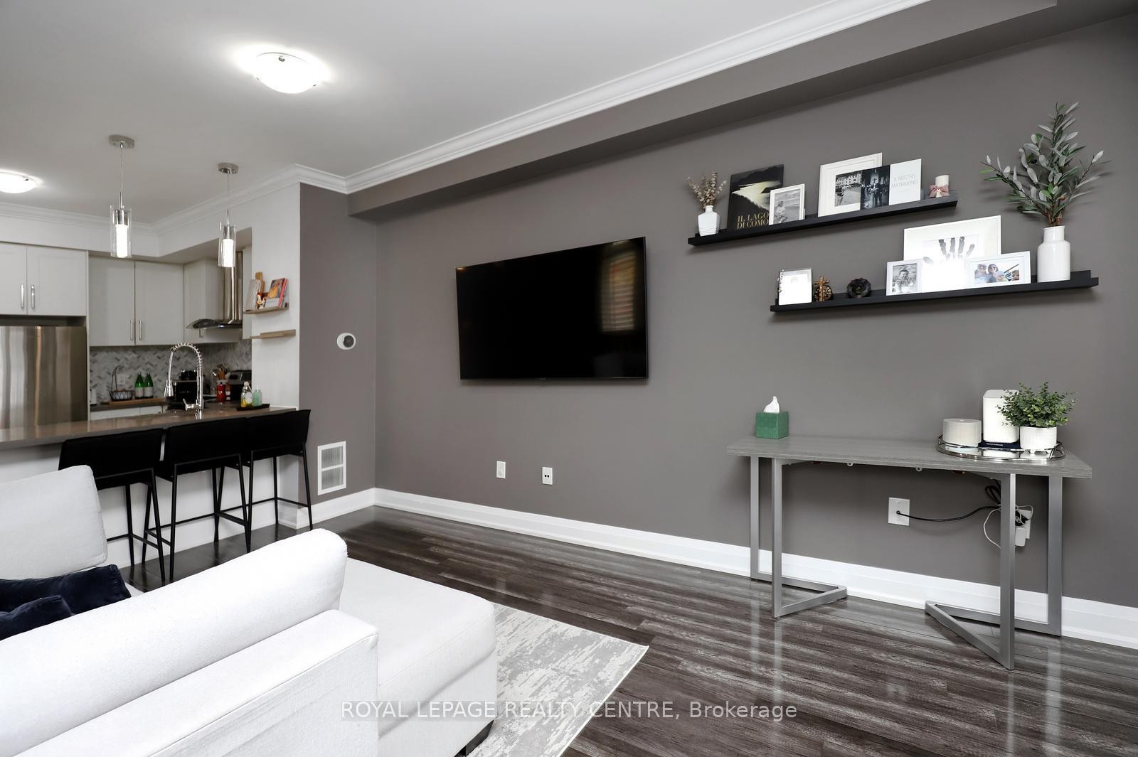 









3077


Cawthra

Road, 10,
Mississauga,




ON
L5A 2X4

