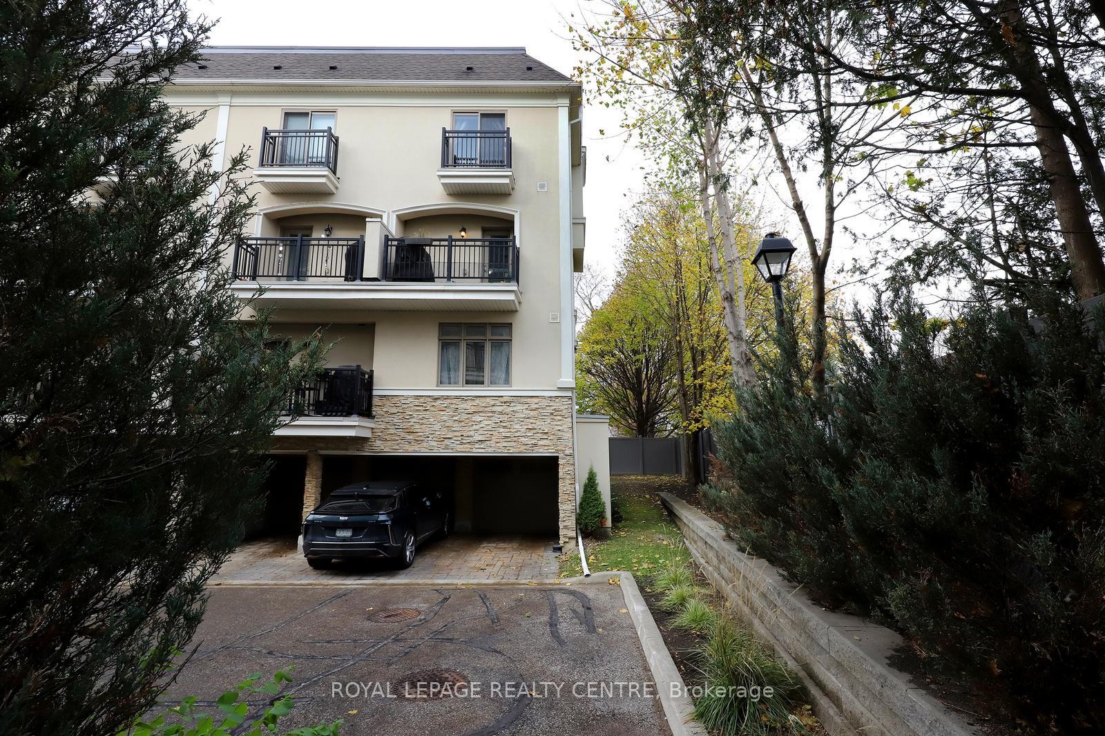 









3077


Cawthra

Road, 10,
Mississauga,




ON
L5A 2X4

