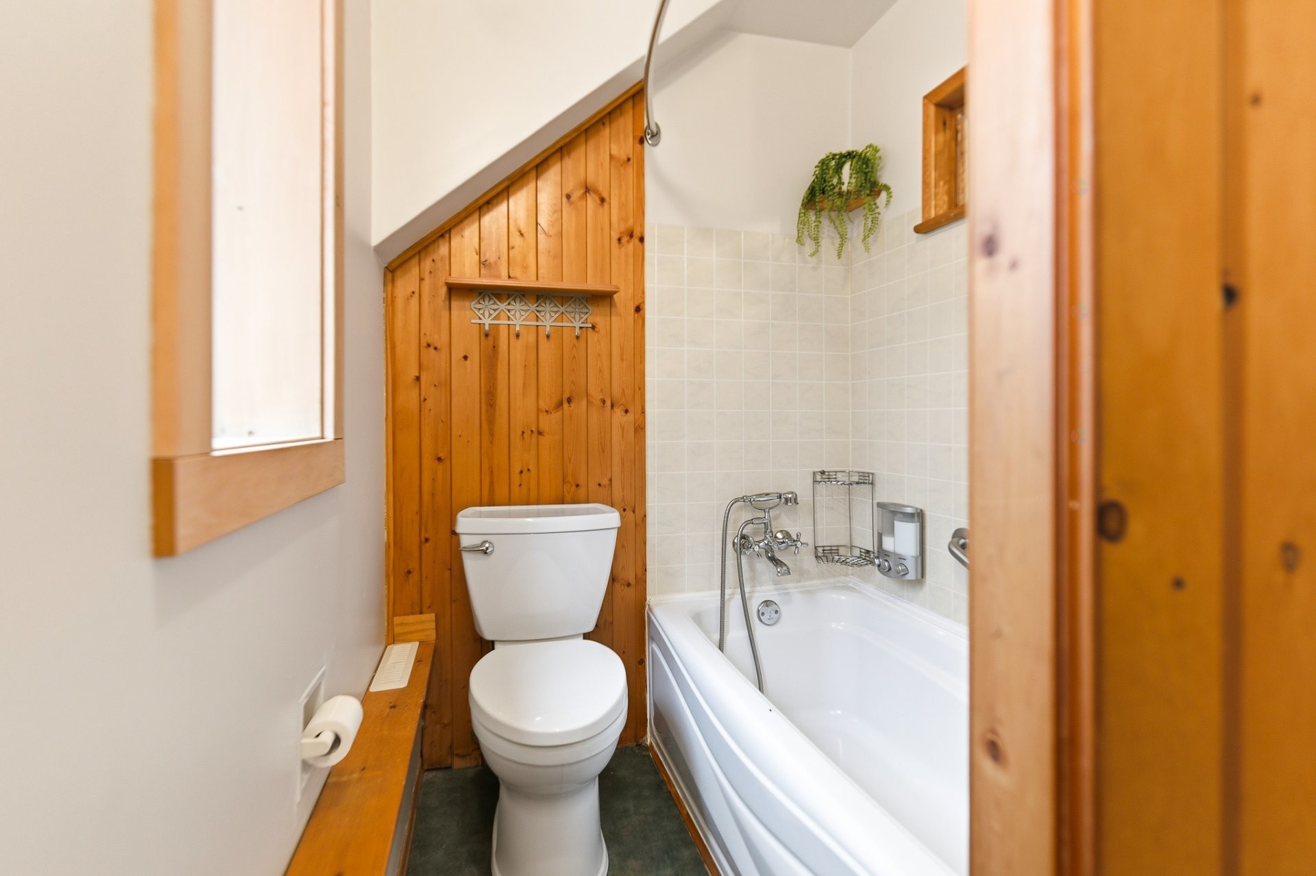 









107


Ch. des Érables

,
Val-des-Monts,




QC
J8N2T3

