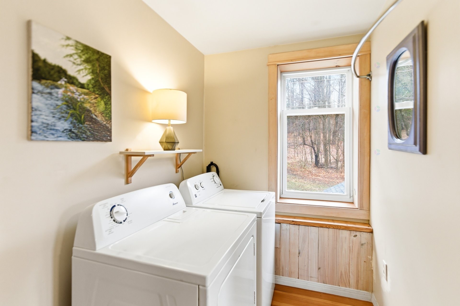 









107


Ch. des Érables

,
Val-des-Monts,




QC
J8N2T3

