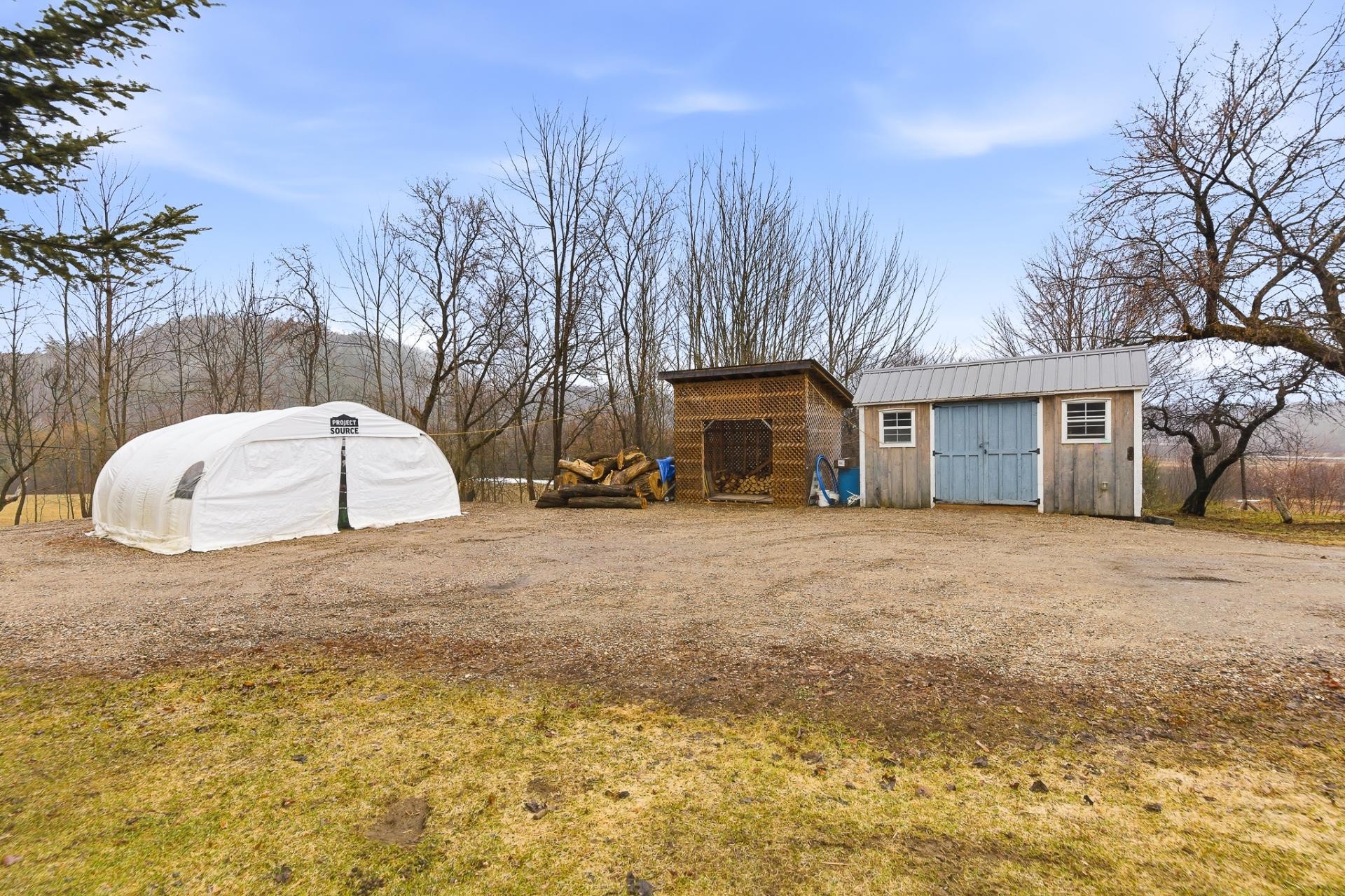 









107


Ch. des Érables

,
Val-des-Monts,




QC
J8N2T3

