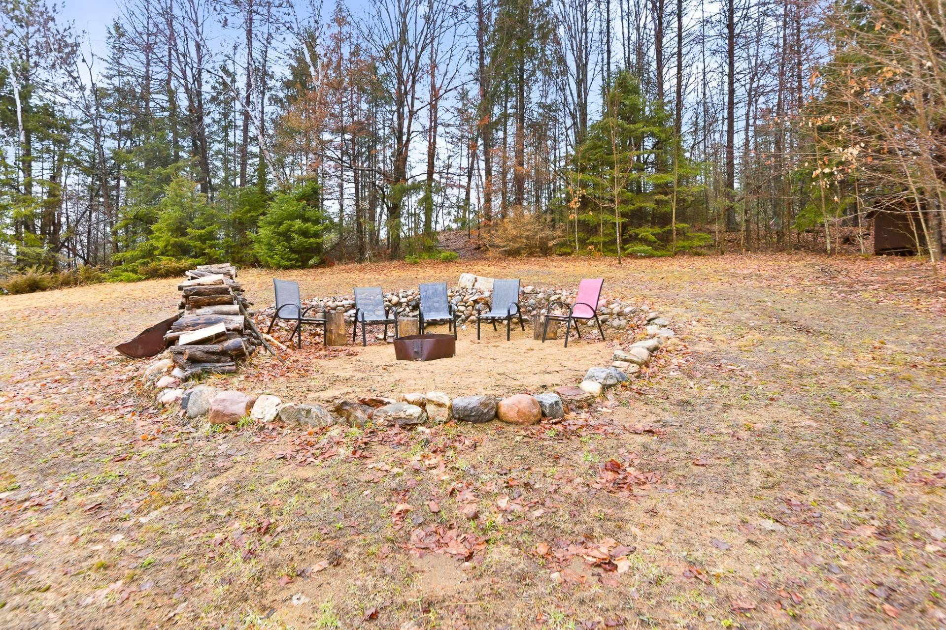 









107


Ch. des Érables

,
Val-des-Monts,




QC
J8N2T3

