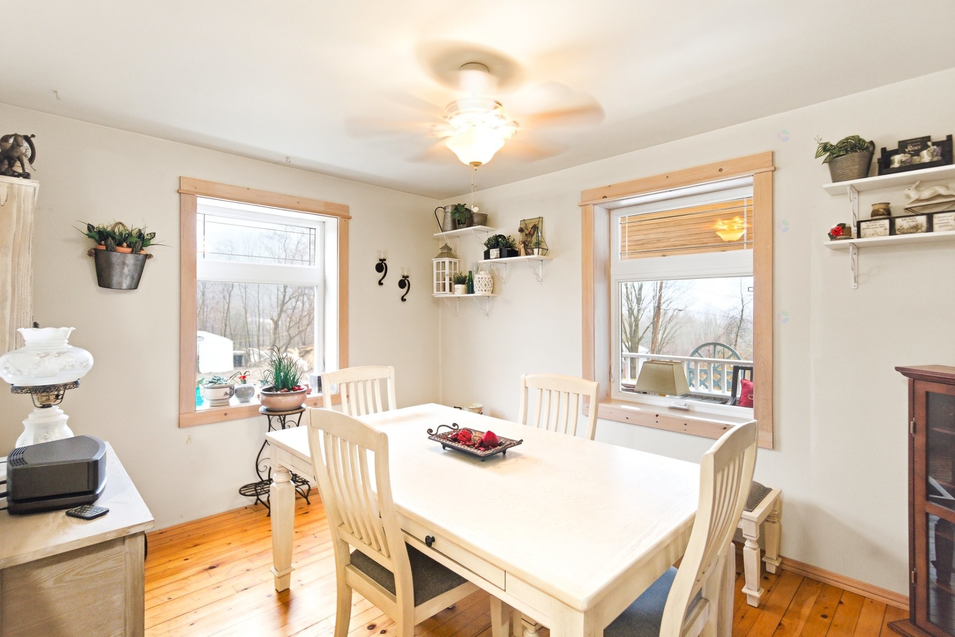 









107


Ch. des Érables

,
Val-des-Monts,




QC
J8N2T3

