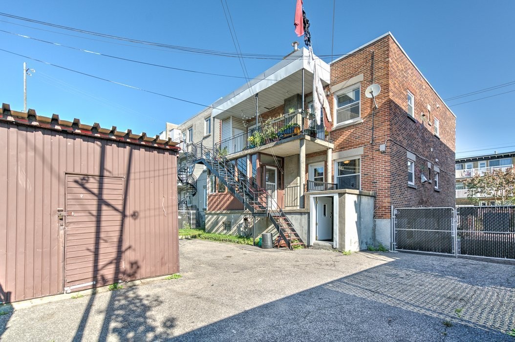 









6526


30e Avenue

,
Montréal (Rosemont/La Petite-Patrie),




QC
H1T3G6

