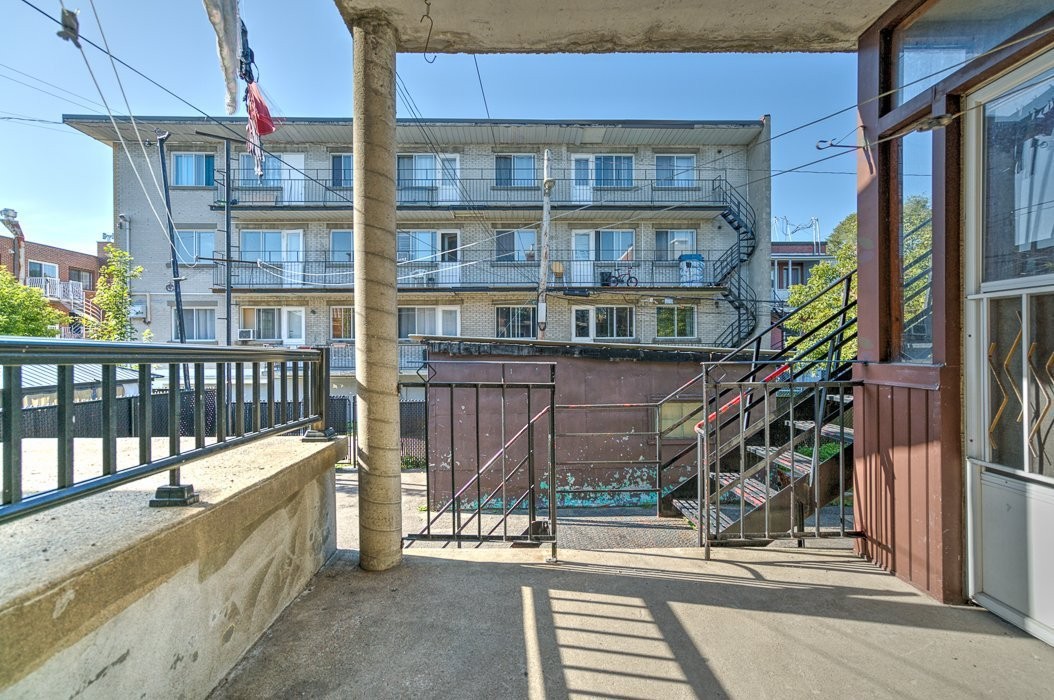 









6526


30e Avenue

,
Montréal (Rosemont/La Petite-Patrie),




QC
H1T3G6

