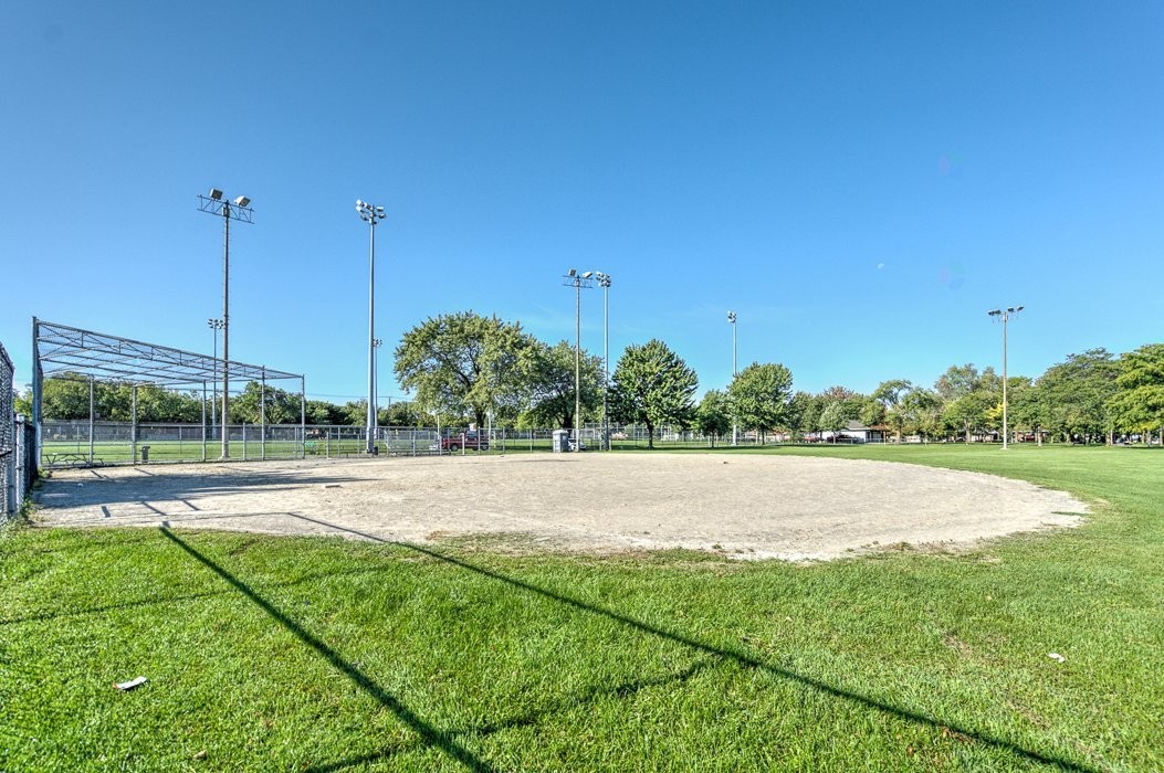 









6526


30e Avenue

,
Montréal (Rosemont/La Petite-Patrie),




QC
H1T3G6

