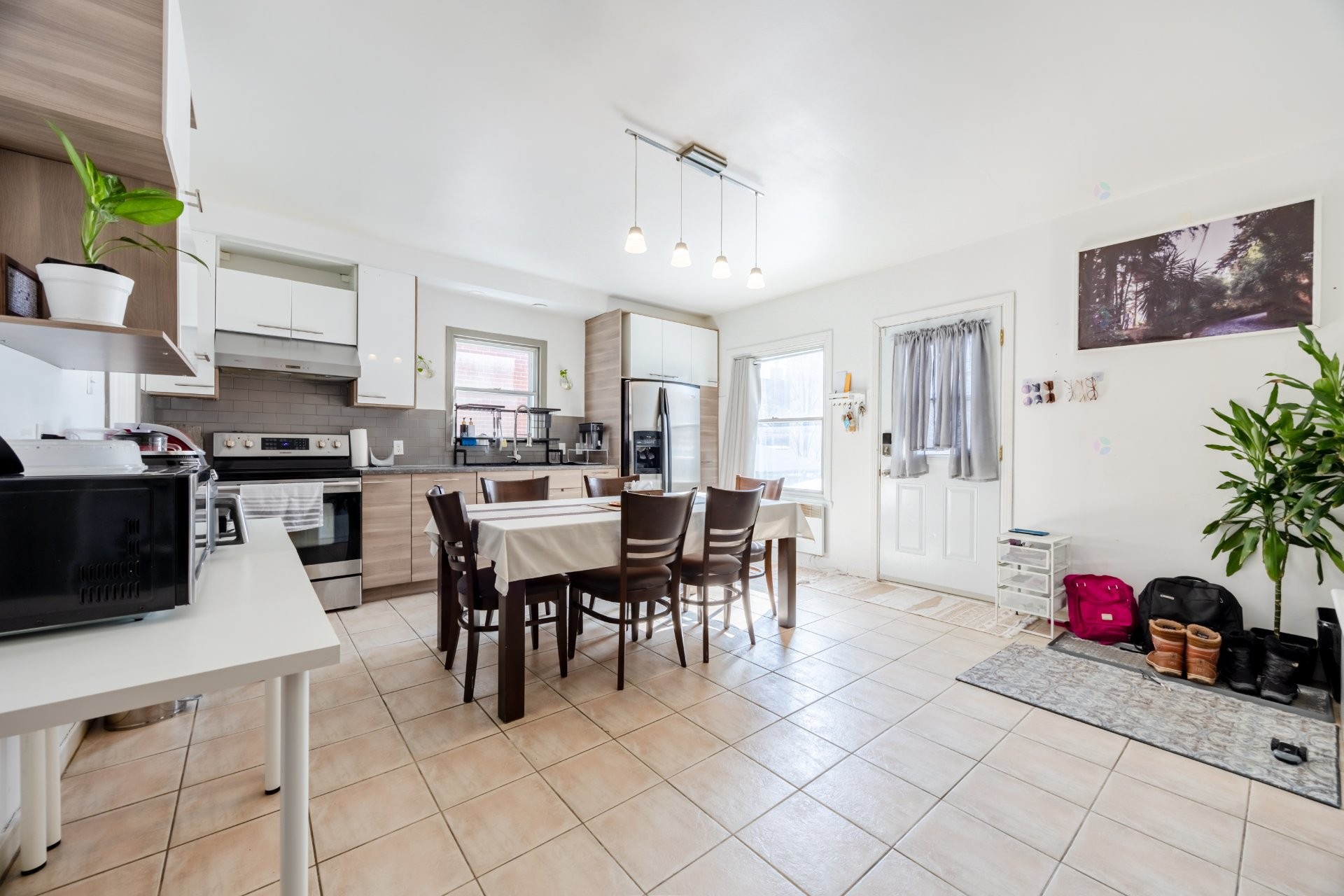 









6526


30e Avenue

,
Montréal (Rosemont/La Petite-Patrie),




QC
H1T3G6

