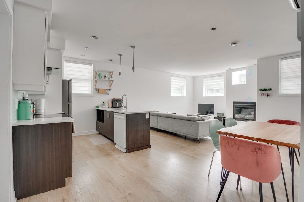 









230


Rue de Dublin

, 12,
Gatineau (Aylmer),




QC
J9J1P3

