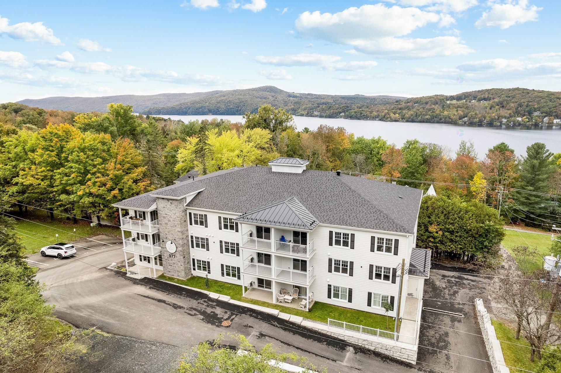 









977


Ch. Massawippi

, 8,
North Hatley,




QC
J0B2C0

