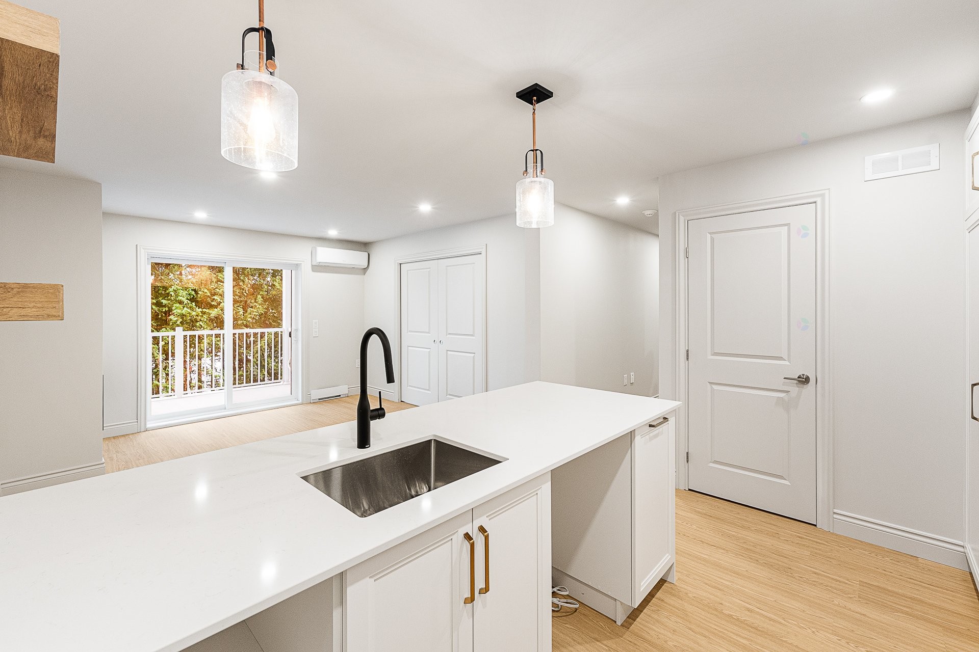 









977


Ch. Massawippi

, 8,
North Hatley,




QC
J0B2C0

