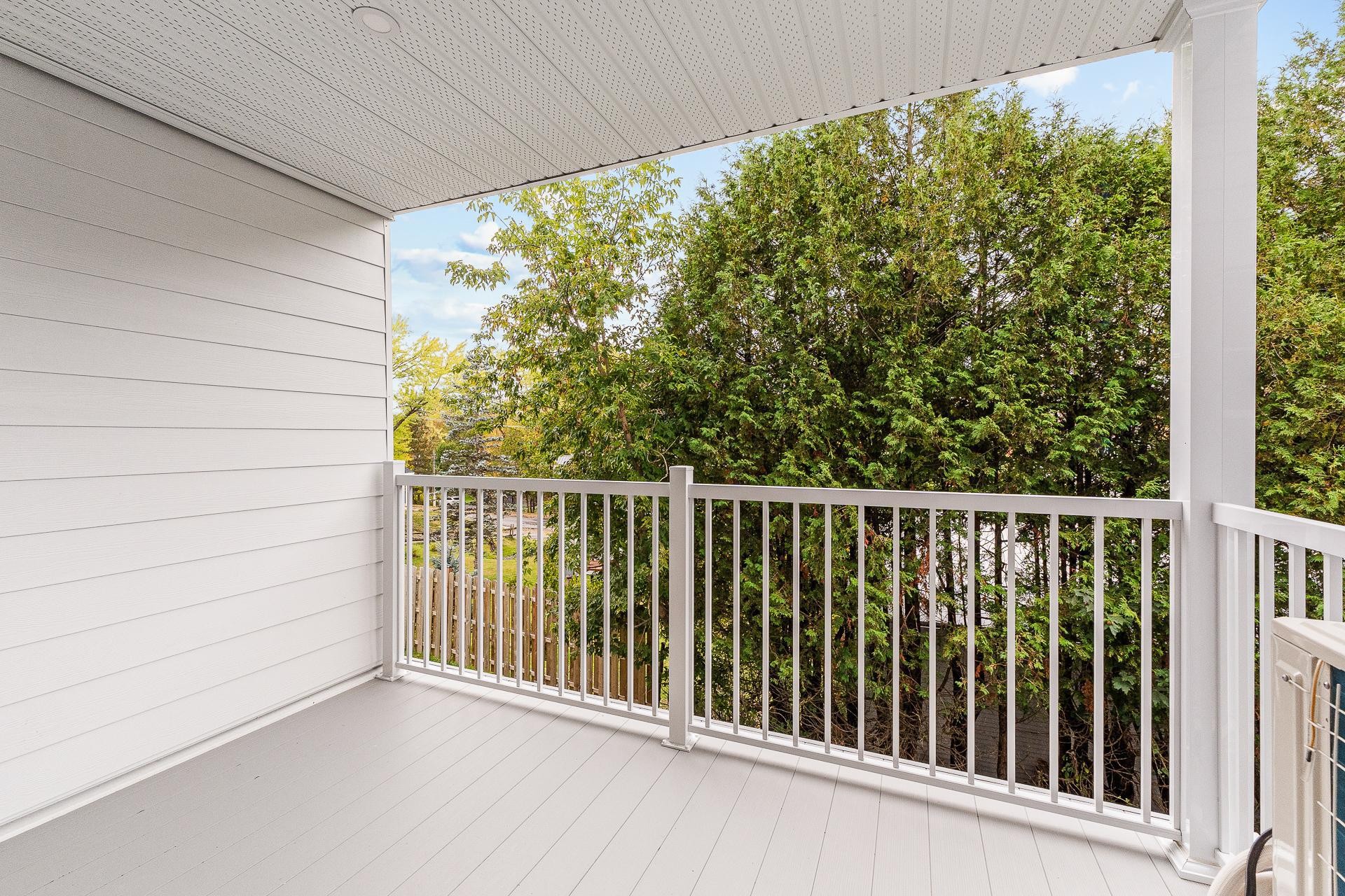 









977


Ch. Massawippi

, 8,
North Hatley,




QC
J0B2C0

