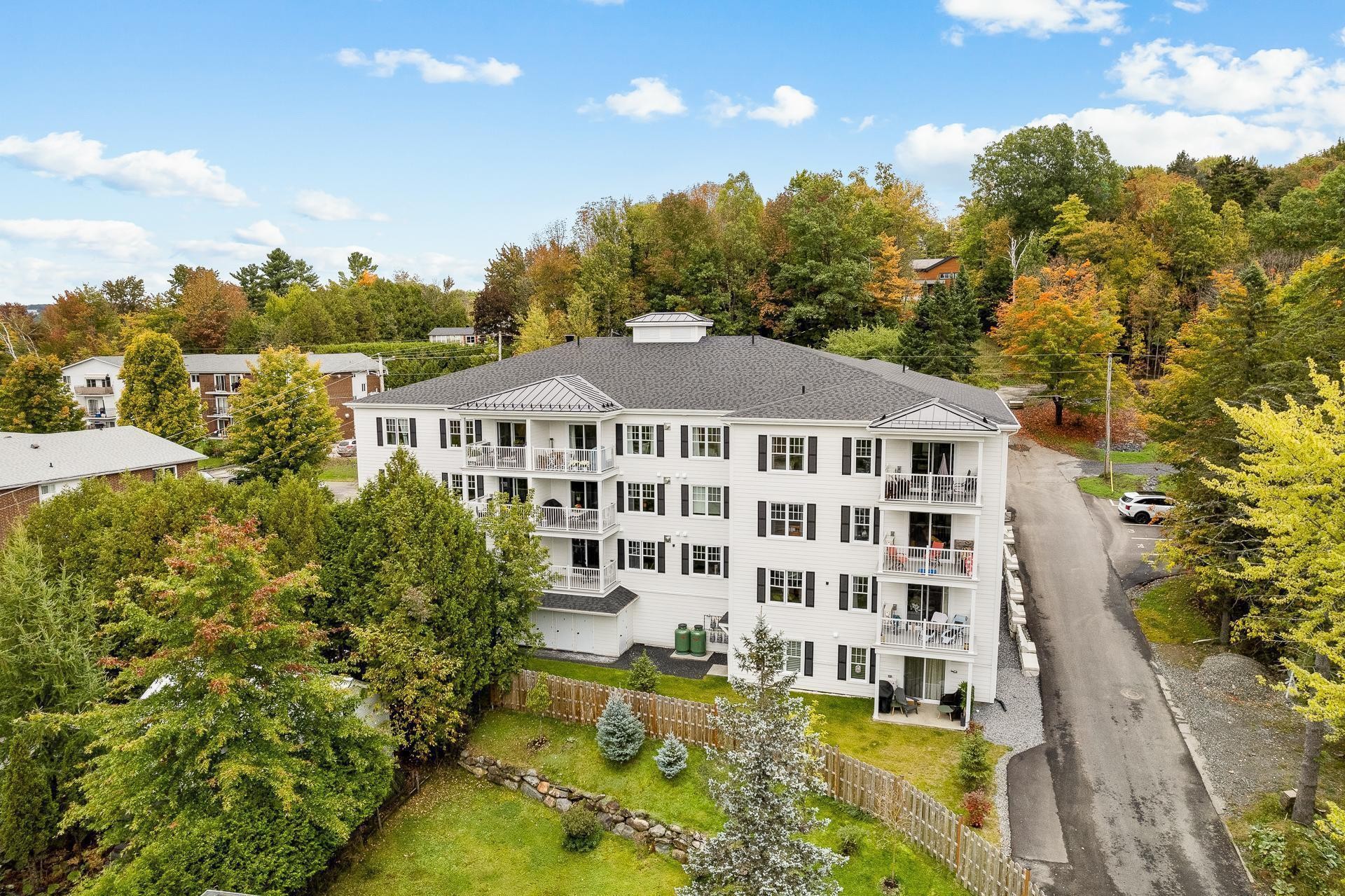 









977


Ch. Massawippi

, 8,
North Hatley,




QC
J0B2C0

