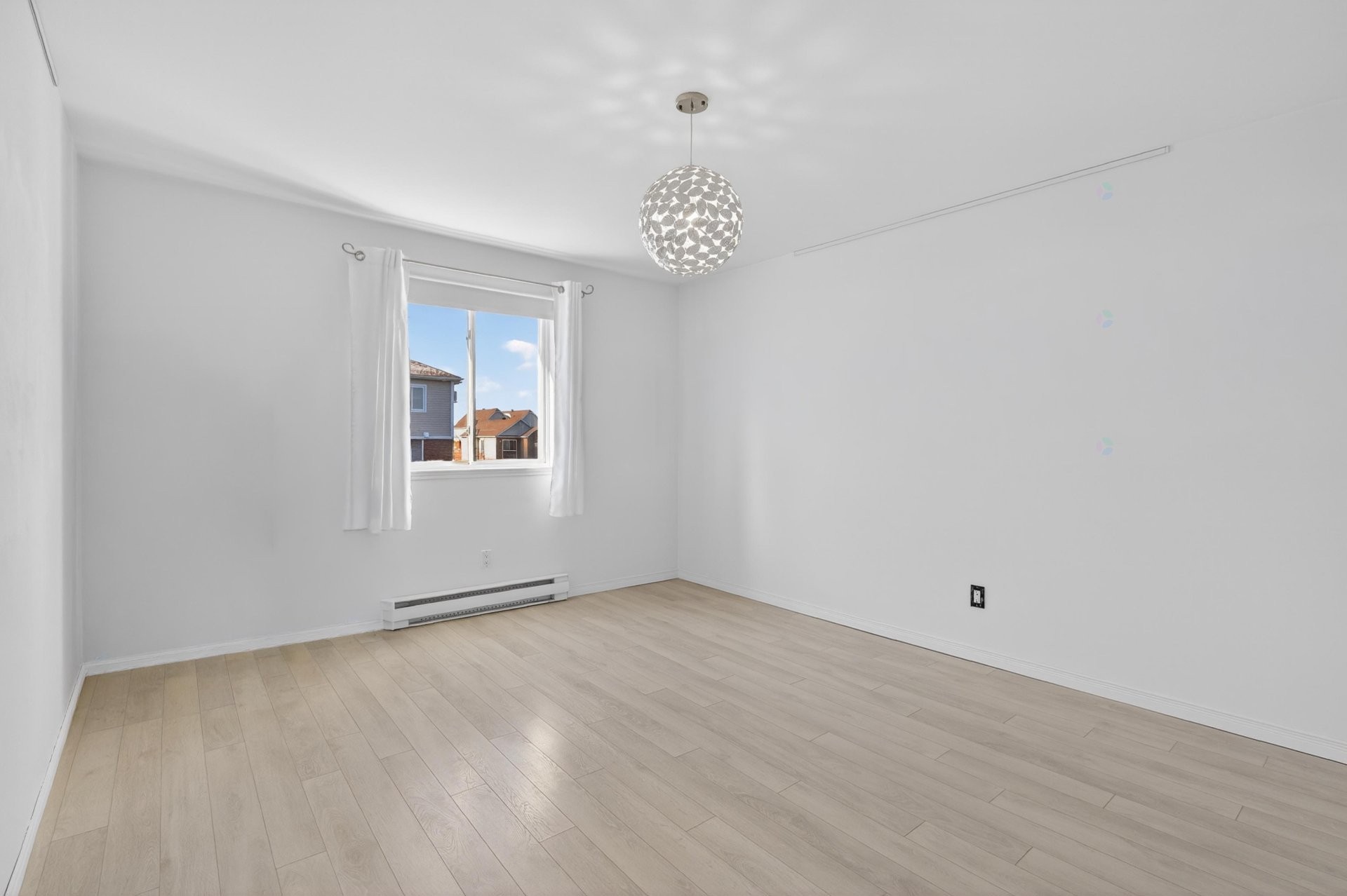 









3372


Rue Antoine-Samson

,
Sherbrooke (Les Nations),




QC
J1L2R4

