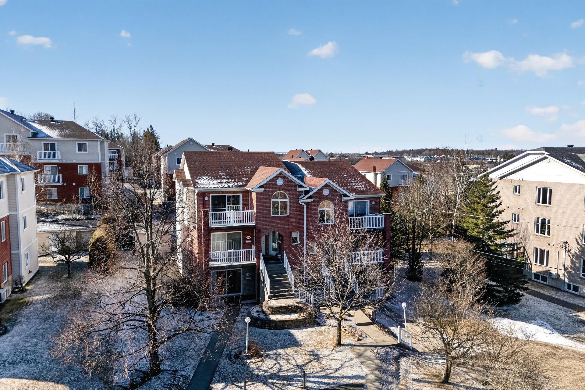 









3372


Rue Antoine-Samson

,
Sherbrooke (Les Nations),




QC
J1L2R4

