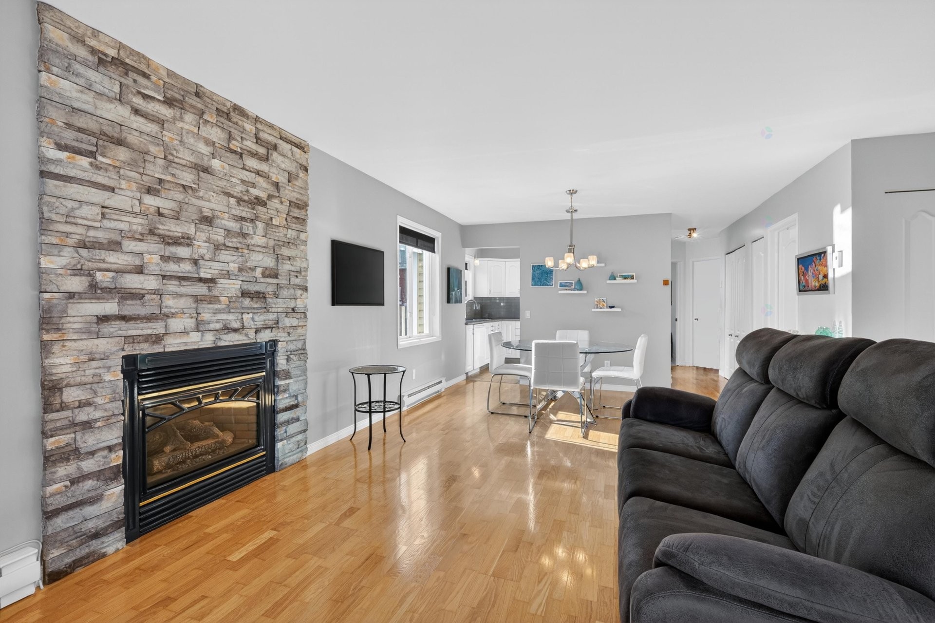 









3372


Rue Antoine-Samson

,
Sherbrooke (Les Nations),




QC
J1L2R4

