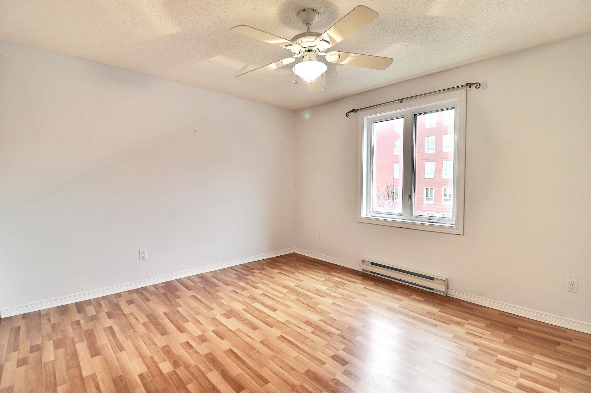 









240


Boul. de l'Hôpital

, 48,
Gatineau (Gatineau),




QC
J8T8J6

