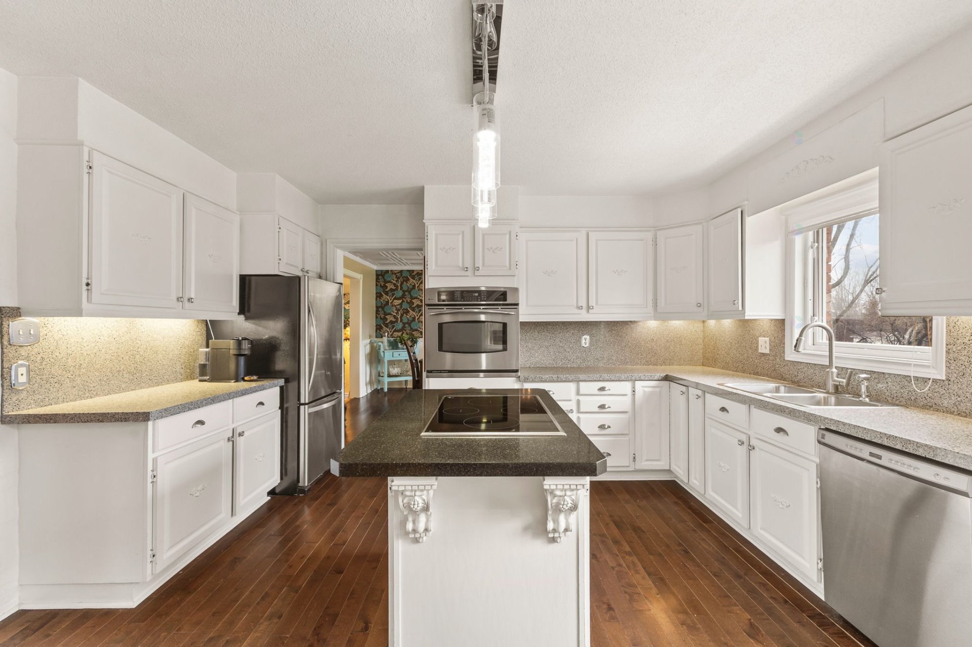 









407


Rue Mozart

,
Gatineau (Aylmer),




QC
J9J3C2

