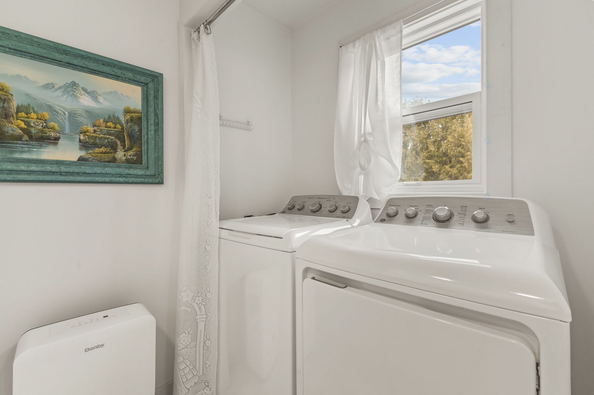 









407


Rue Mozart

,
Gatineau (Aylmer),




QC
J9J3C2

