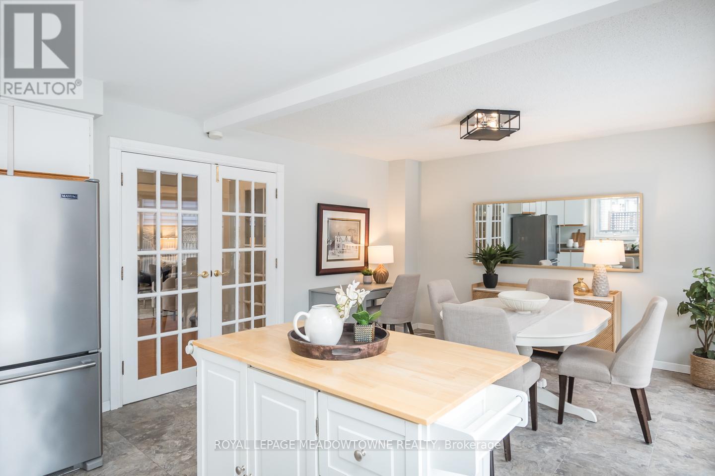 












833 LAURIER AVENUE

,
Milton,




Ontario
L9T4H4

