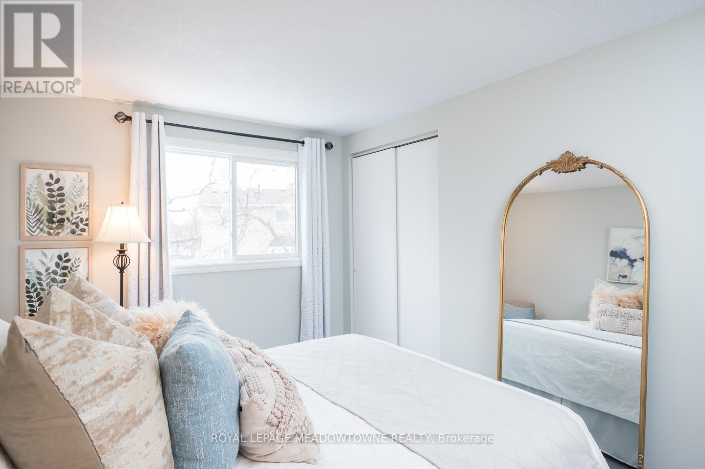 












833 LAURIER AVENUE

,
Milton,




Ontario
L9T4H4

