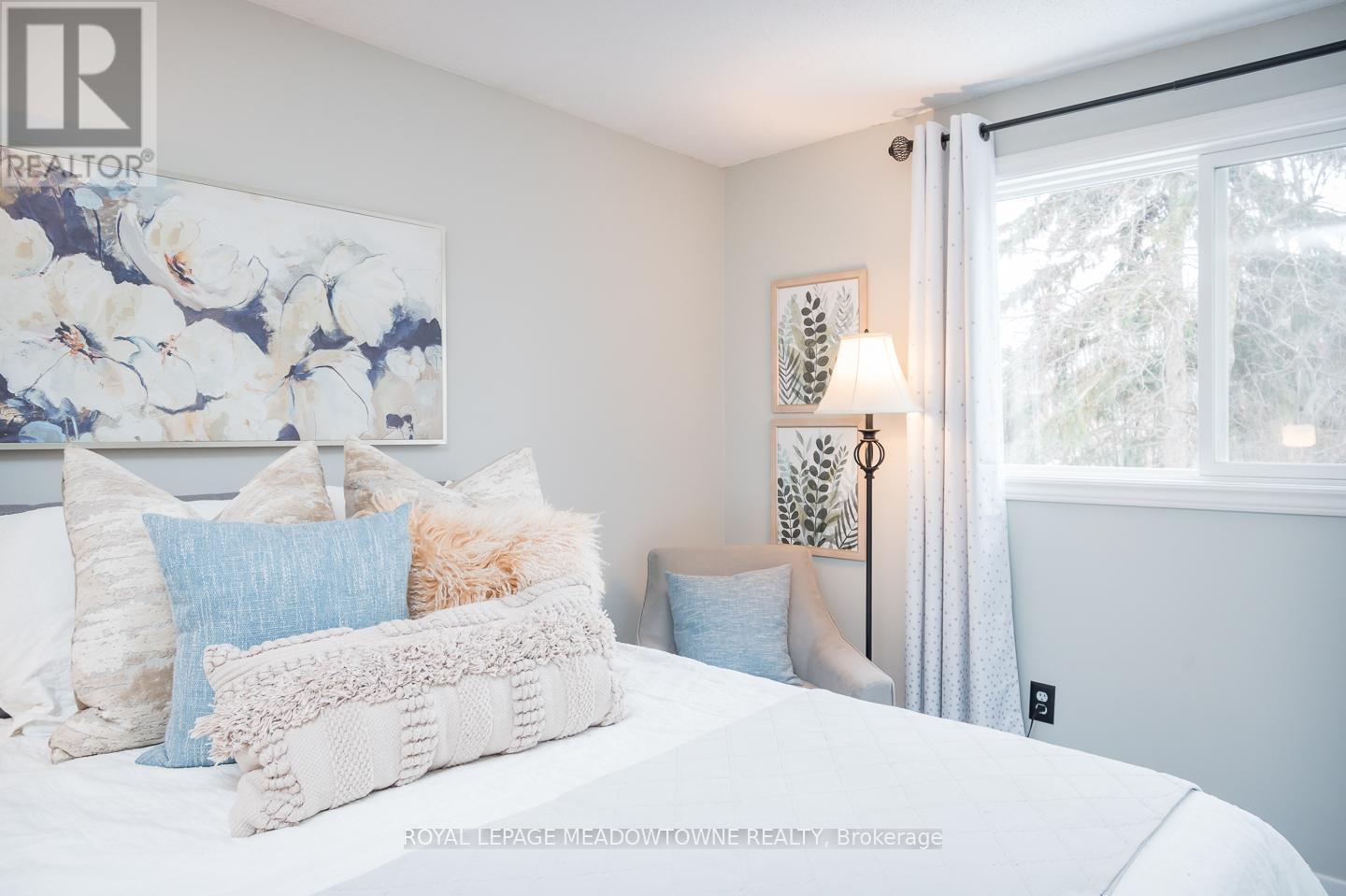 












833 LAURIER AVENUE

,
Milton,




Ontario
L9T4H4

