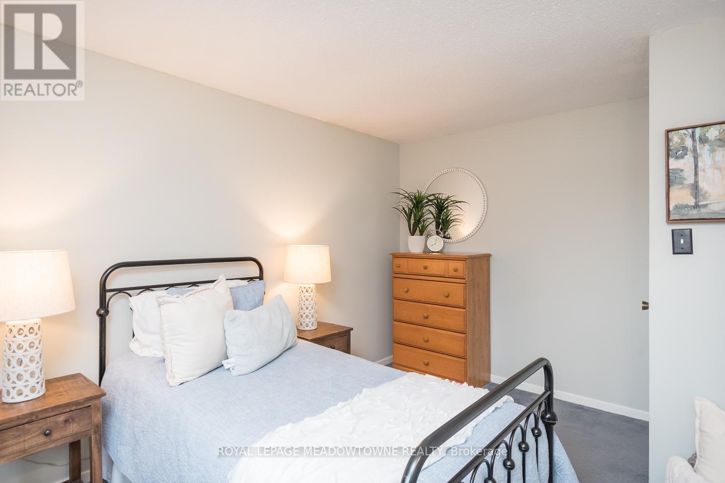 












833 LAURIER AVENUE

,
Milton,




Ontario
L9T4H4

