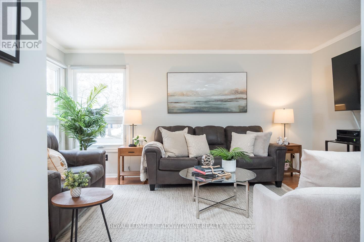 












833 LAURIER AVENUE

,
Milton,




Ontario
L9T4H4

