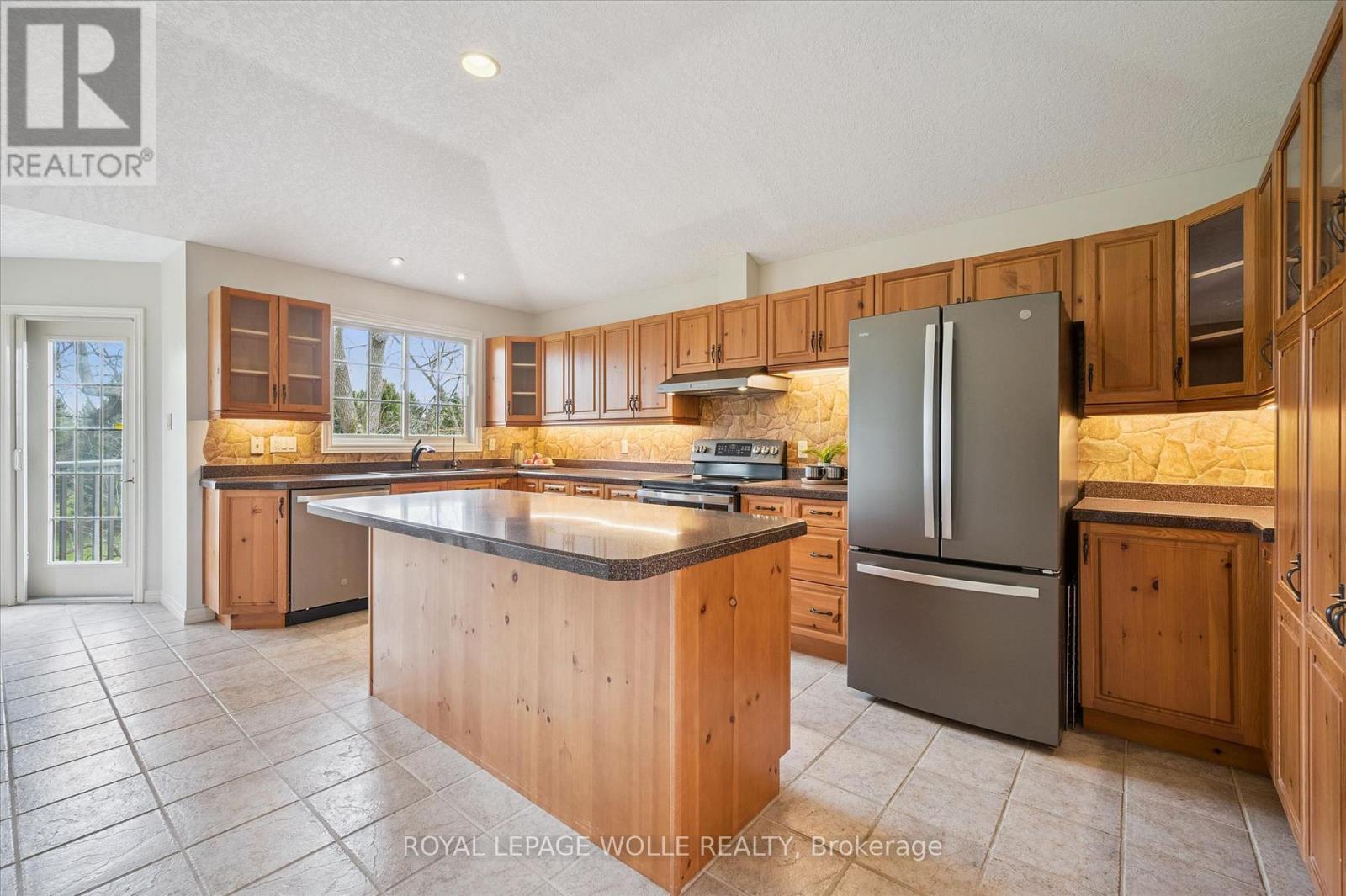 












152 GOLF LINKS DRIVE

,
Wilmot,




Ontario
N3A3P1

