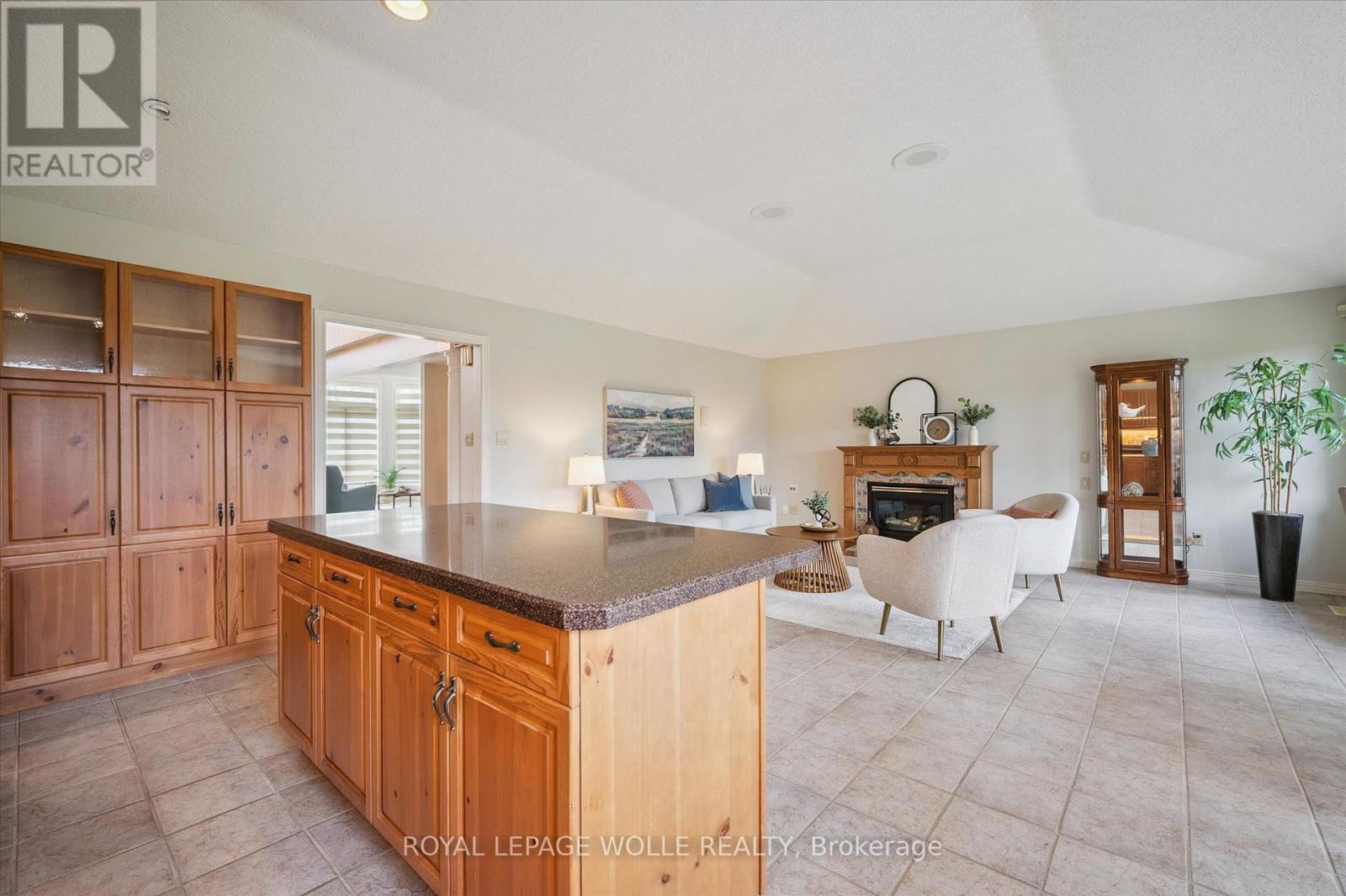 












152 GOLF LINKS DRIVE

,
Wilmot,




Ontario
N3A3P1

