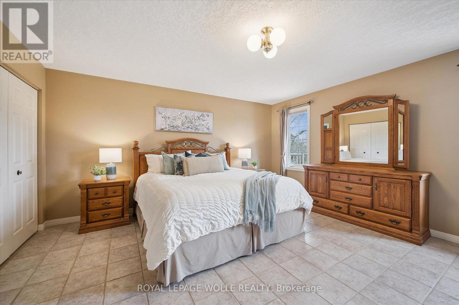 












152 GOLF LINKS DRIVE

,
Wilmot,




Ontario
N3A3P1

