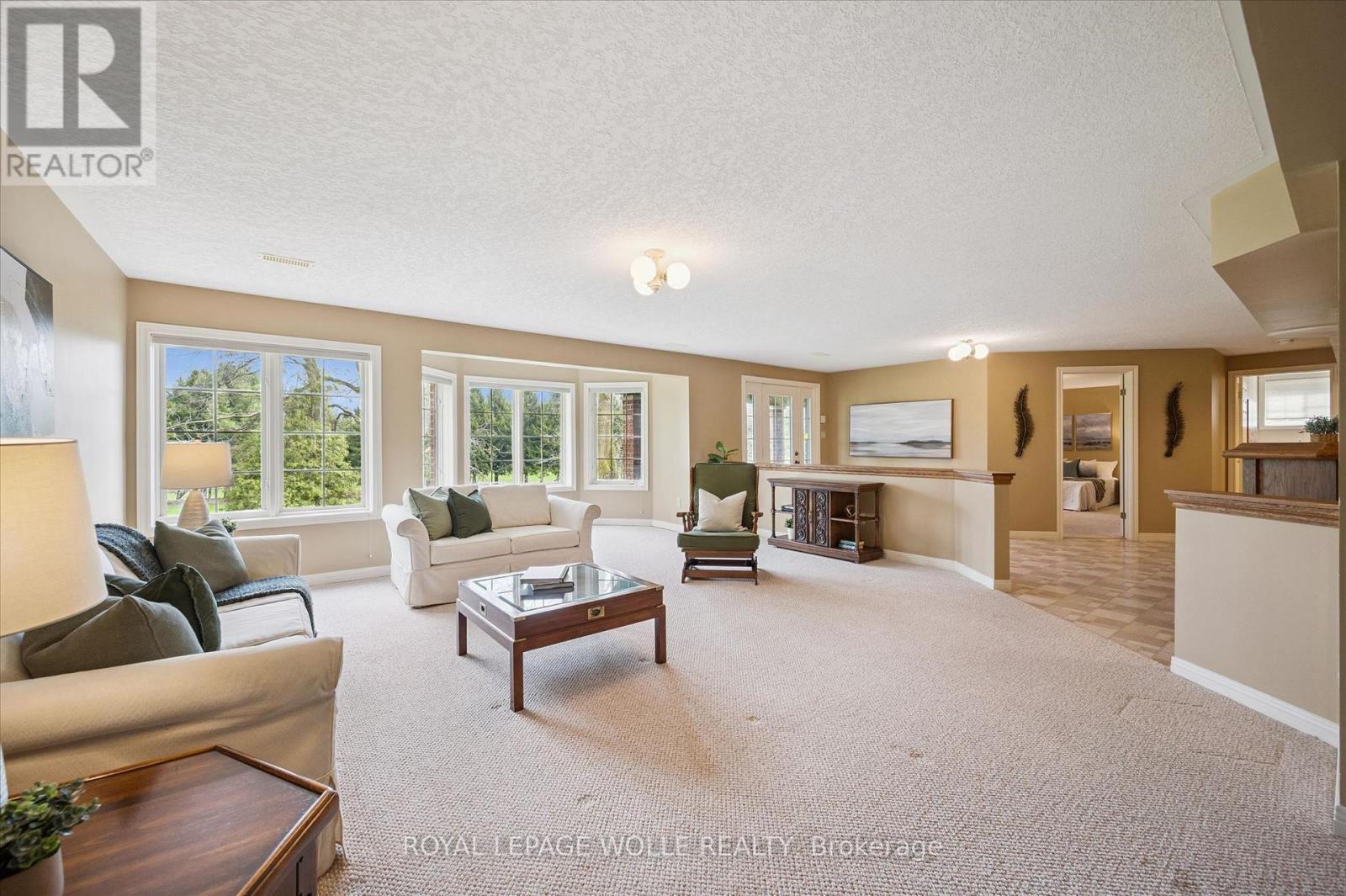 












152 GOLF LINKS DRIVE

,
Wilmot,




Ontario
N3A3P1


