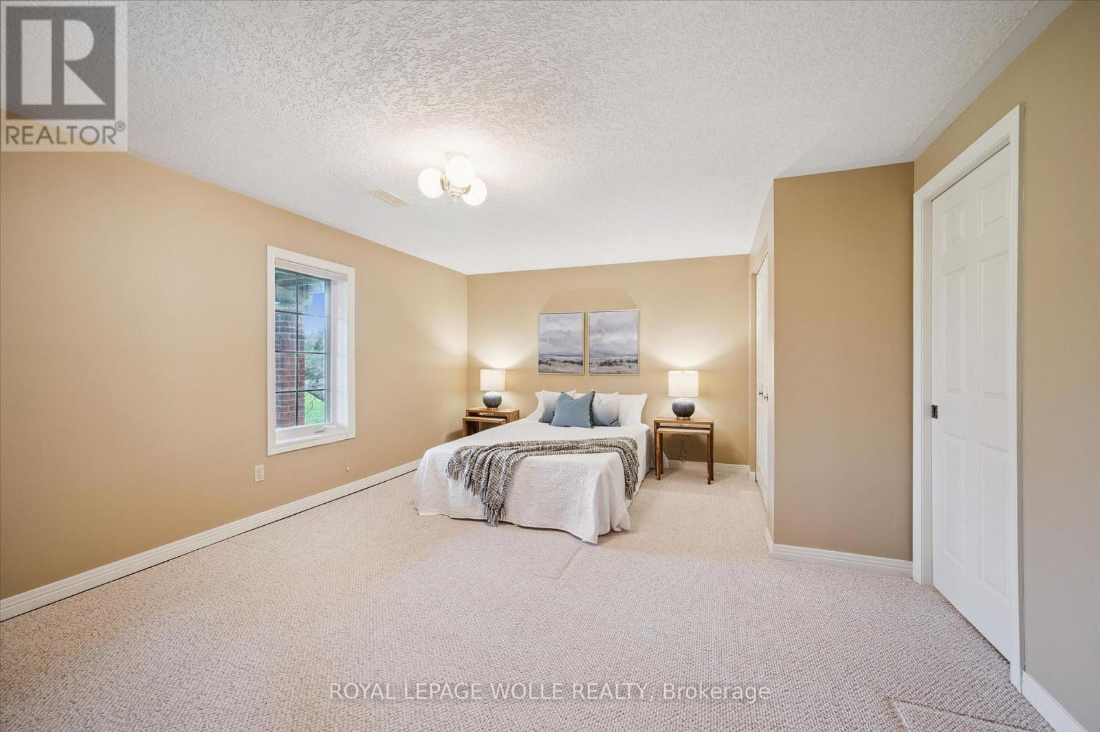 












152 GOLF LINKS DRIVE

,
Wilmot,




Ontario
N3A3P1

