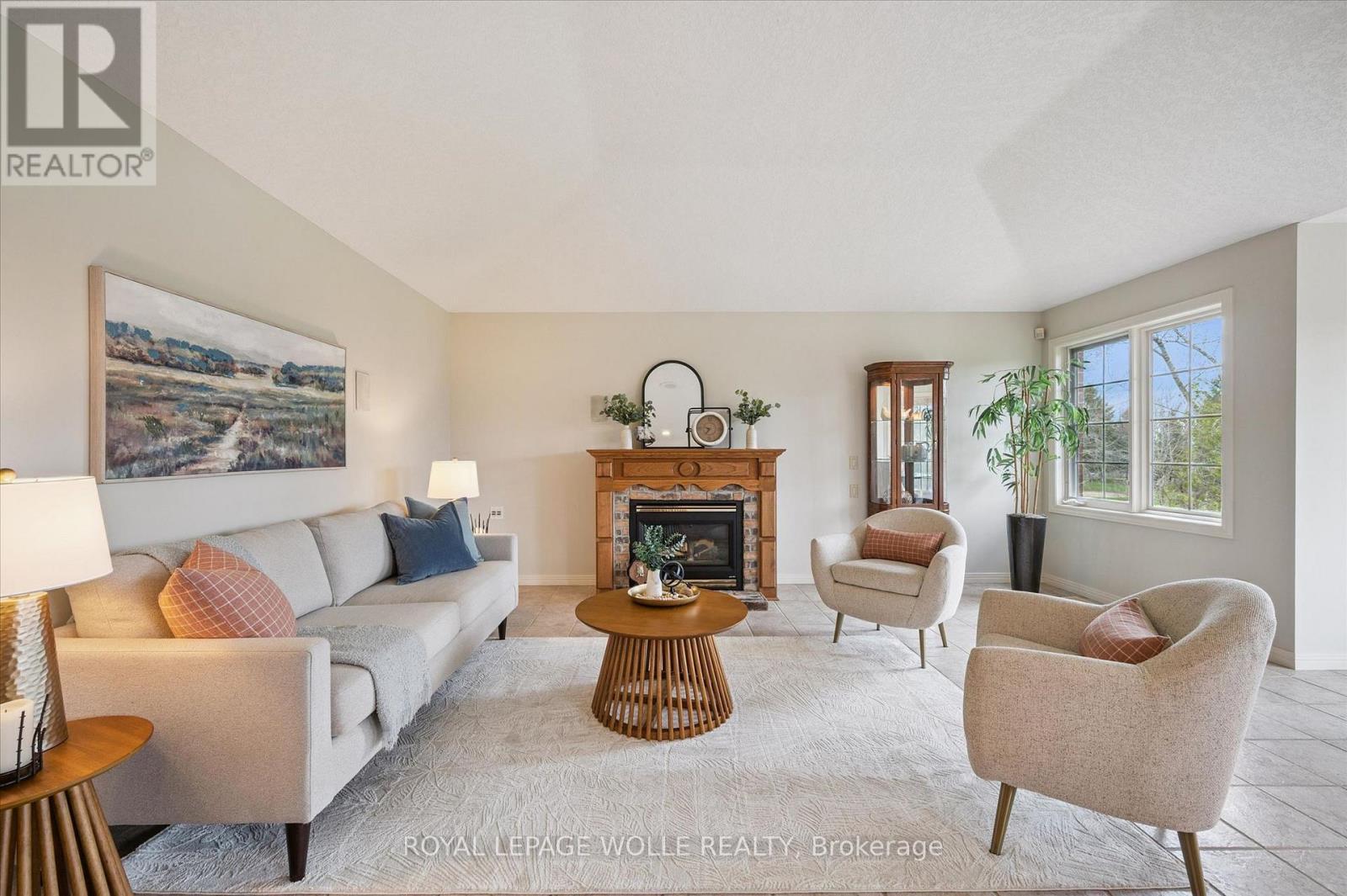 












152 GOLF LINKS DRIVE

,
Wilmot,




Ontario
N3A3P1

