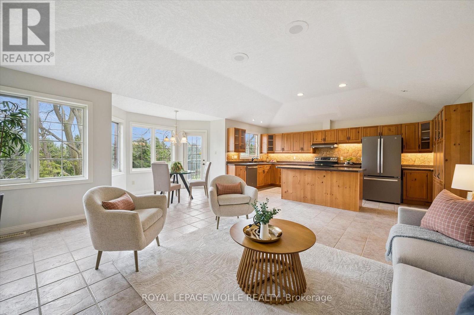 












152 GOLF LINKS DRIVE

,
Wilmot,




Ontario
N3A3P1

