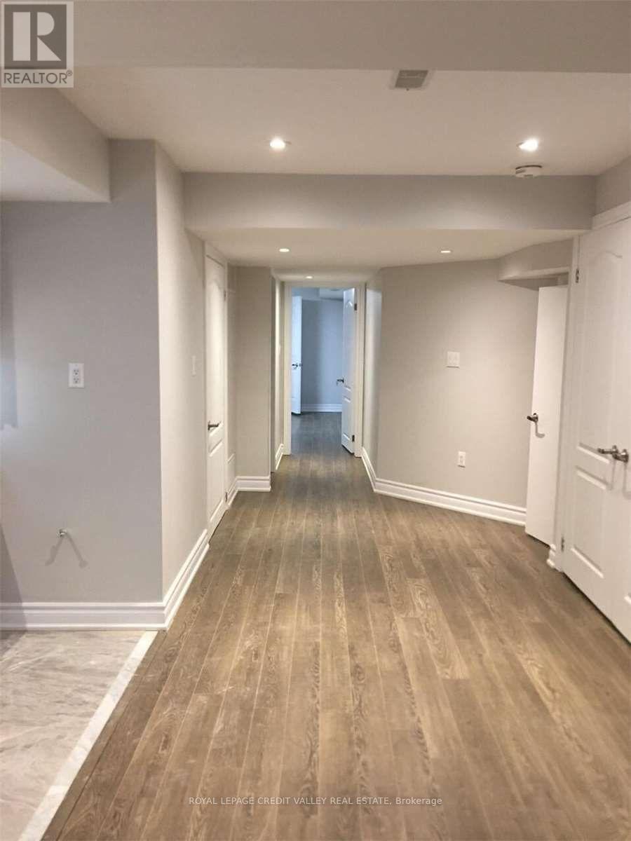 












BSMT - 11 OXENDON ROAD

,
Brampton,




Ontario
L7A4M4

