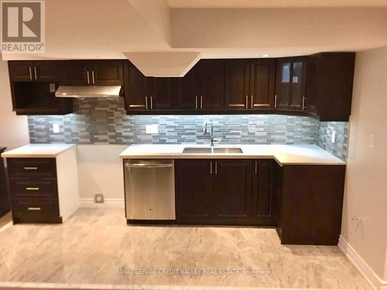 












BSMT - 11 OXENDON ROAD

,
Brampton,




Ontario
L7A4M4

