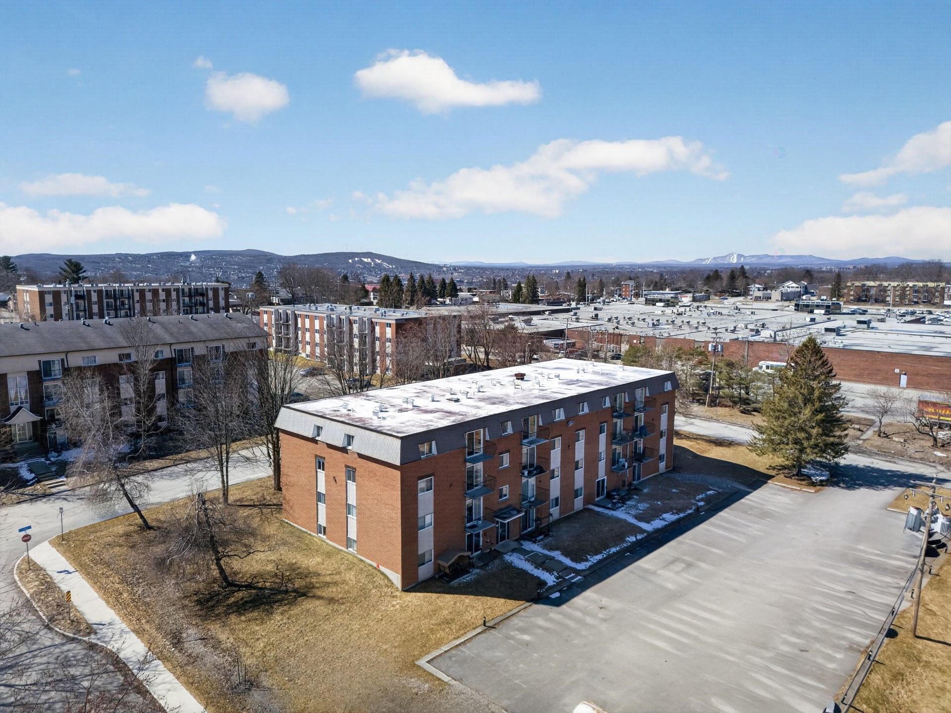 









915

 - 950


Rue des Blés

,
Sherbrooke (Fleurimont),




QC
J1E3J8

