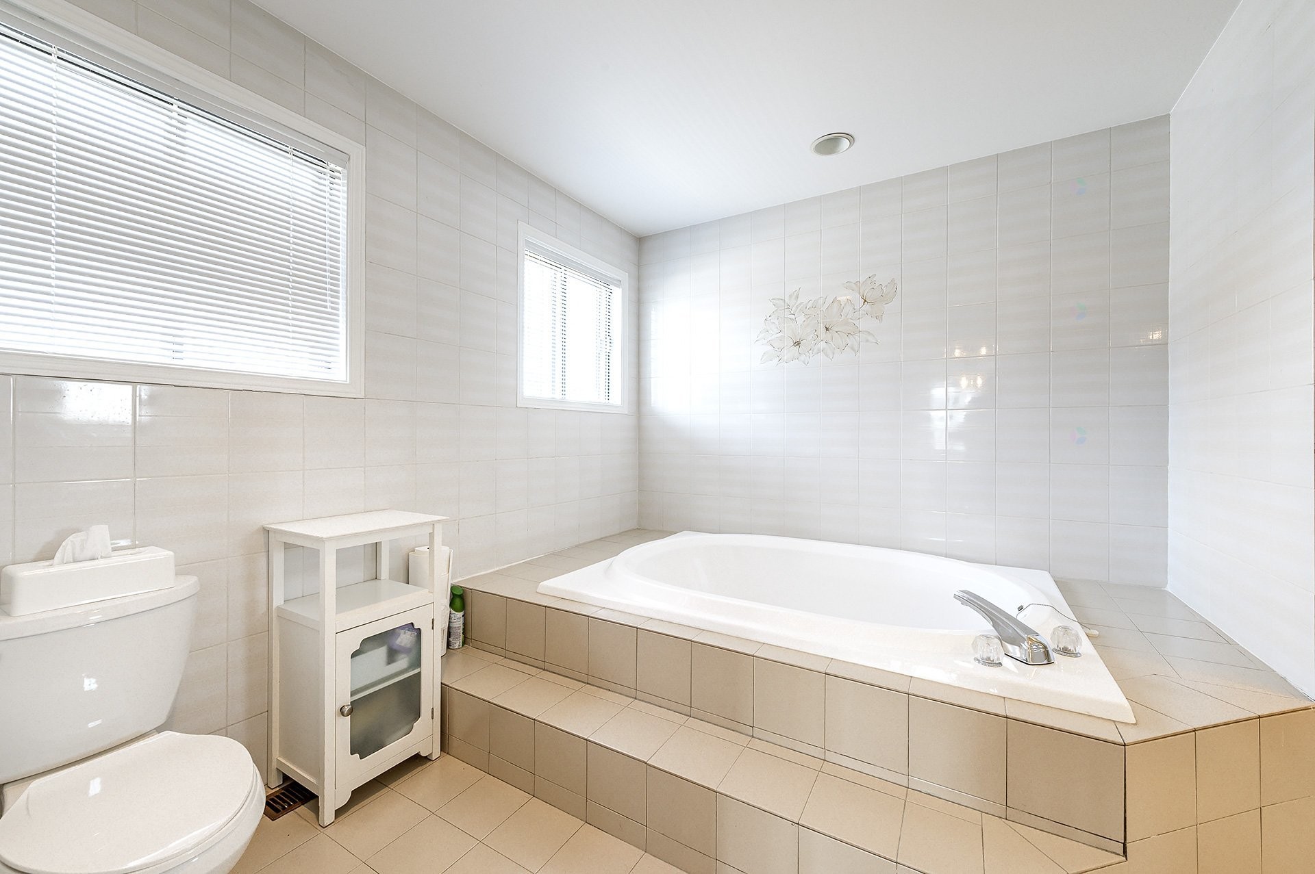 









114


Rue Ryan

,
Dollard-des-Ormeaux,




QC
H9A3C4

