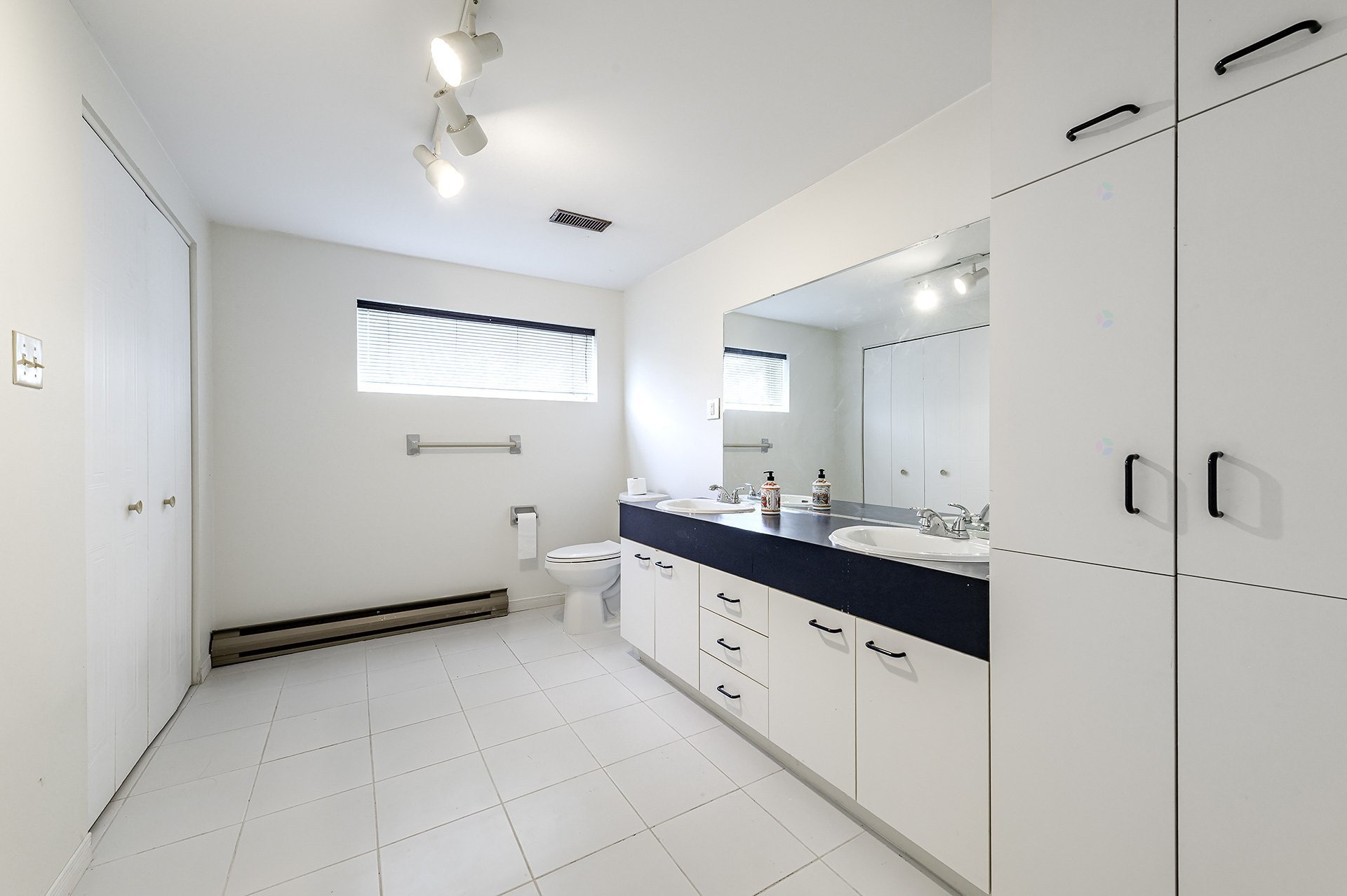 









114


Rue Ryan

,
Dollard-des-Ormeaux,




QC
H9A3C4

