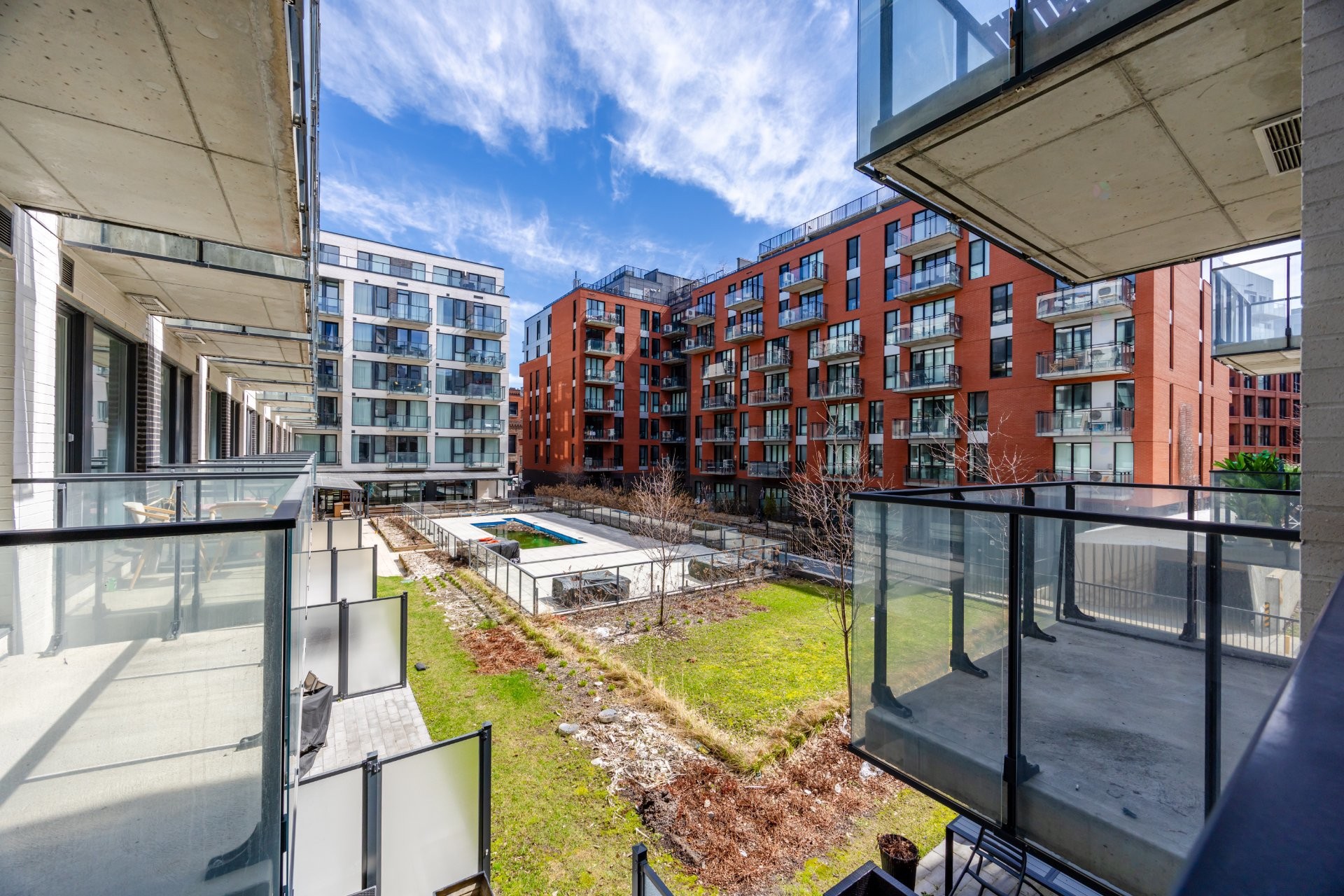 









385


Rue St-Martin

, 207,
Montréal (Le Sud-Ouest),




QC
H3J0C6

