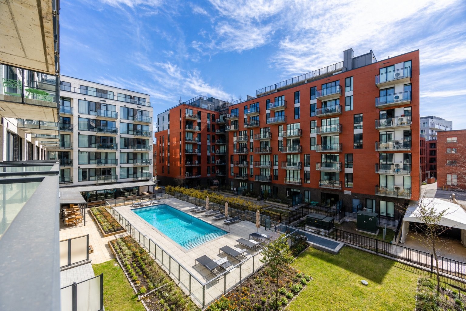 









385


Rue St-Martin

, 305,
Montréal (Le Sud-Ouest),




QC
H3J0C6

