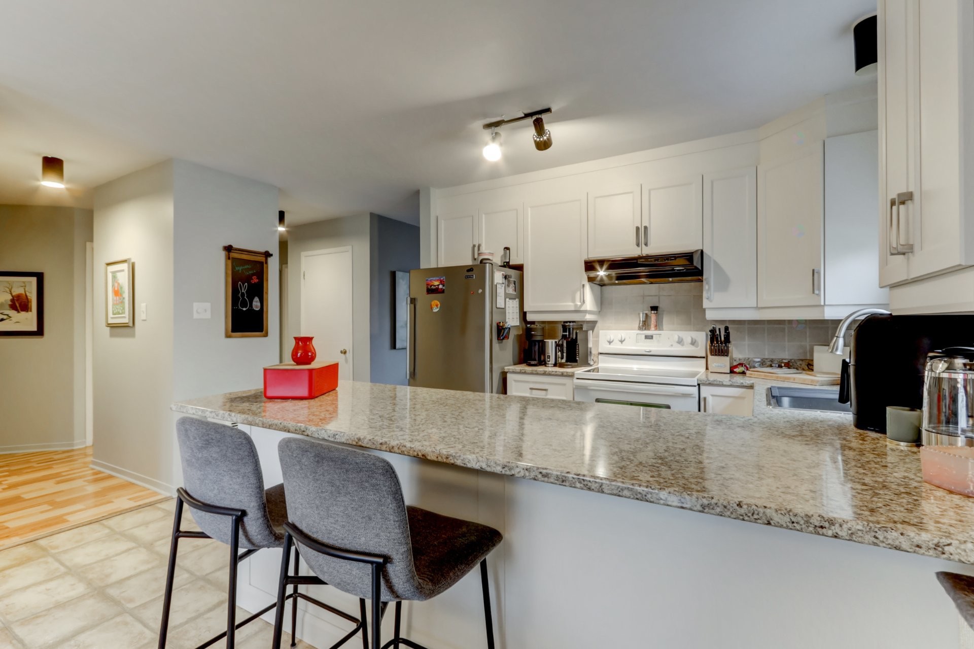 









222

 - 226


Rue des Primevères

,
Sainte-Thérèse,




QC
J7E5L2

