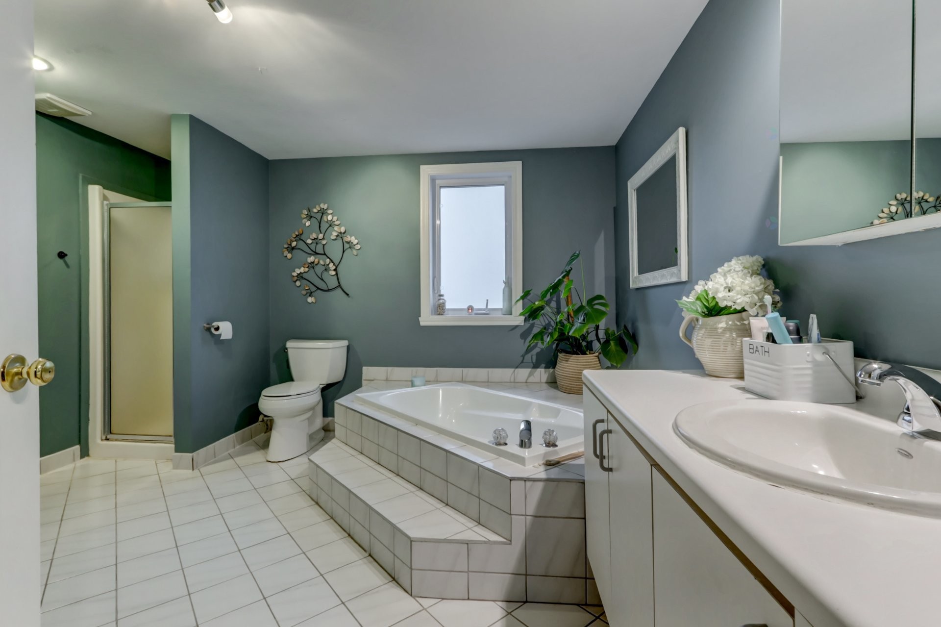 









222

 - 226


Rue des Primevères

,
Sainte-Thérèse,




QC
J7E5L2

