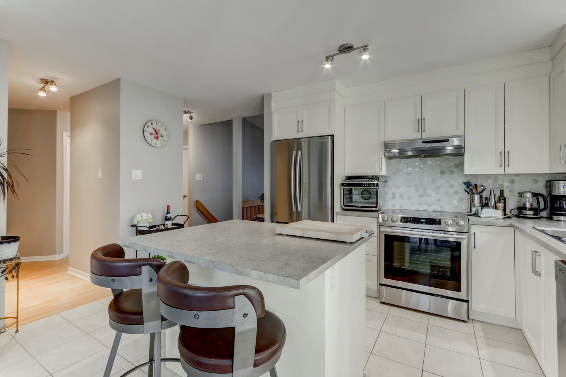 









222

 - 226


Rue des Primevères

,
Sainte-Thérèse,




QC
J7E5L2

