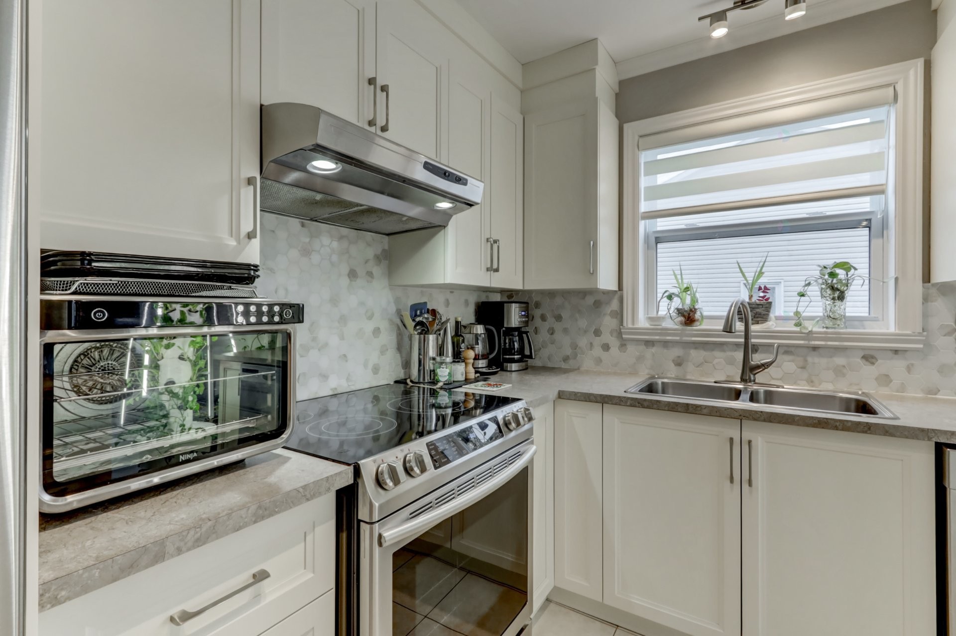 









222

 - 226


Rue des Primevères

,
Sainte-Thérèse,




QC
J7E5L2

